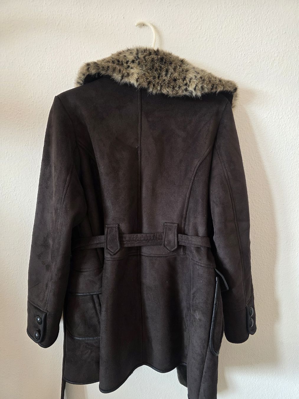 Maddison Mäntel: Cappotto invernale marrone scuro – Gebraucht aus Massagno von let_6pgs 3