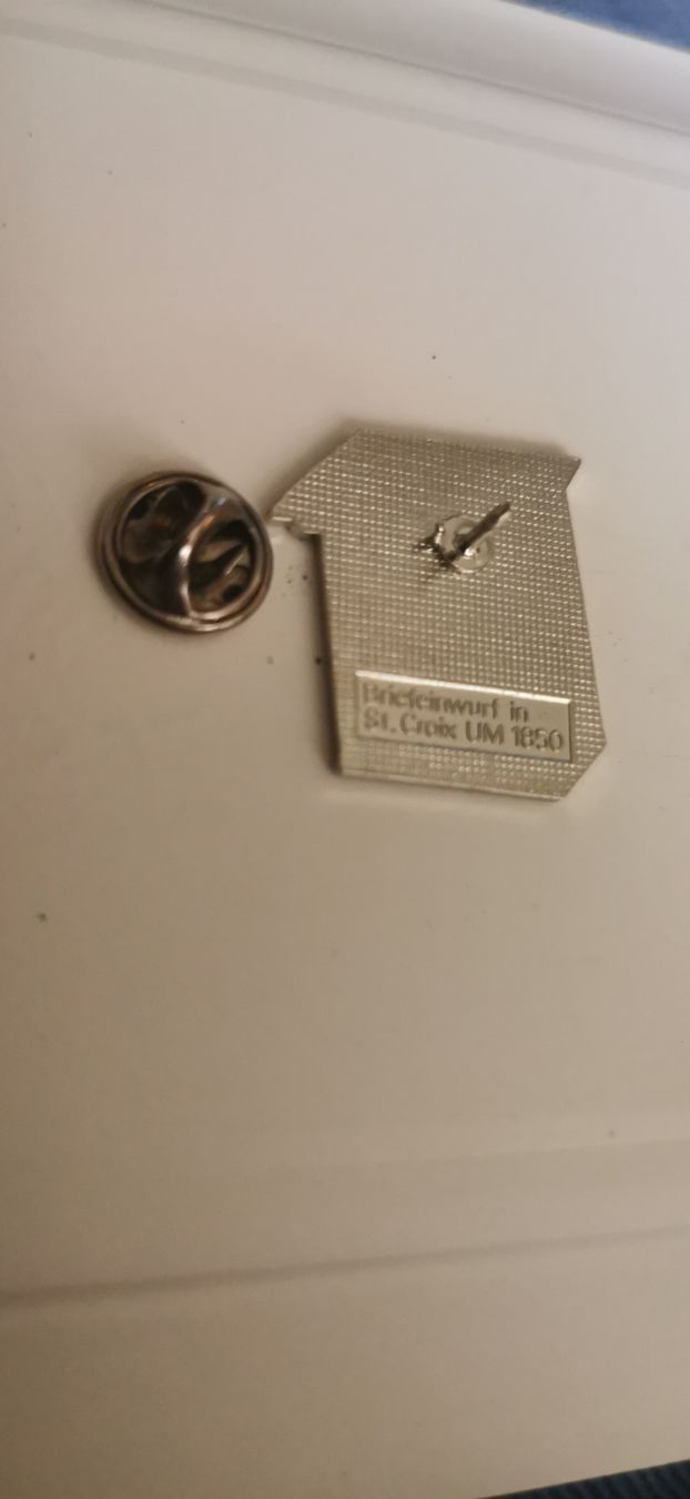 Placchette & Badge: Pin Boîte à lettres  – Usato da Genève venduto da vins50 1