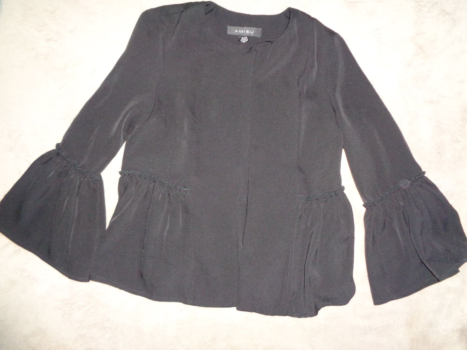 Blusen: Schwarze Bluse mit Glockenärmeln Gr. 34 Sommer Top! – Gebraucht aus Bottenwil von topshop