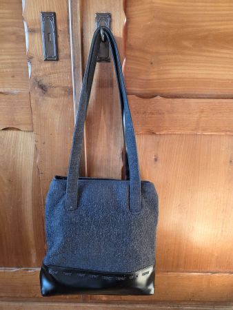 Esprit Damen Hand Tasche Umhängetasche Filz
