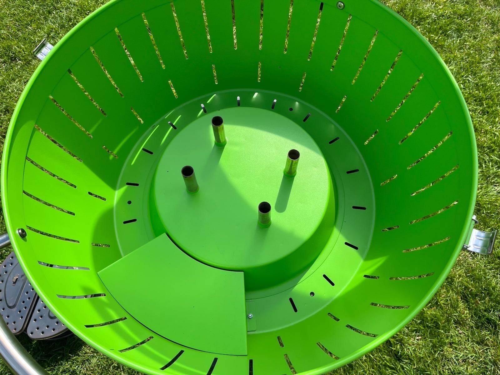 Lotusgrill Grills: Lotus Grill XXL mit Deckel – Gebraucht aus Zofingen von  8