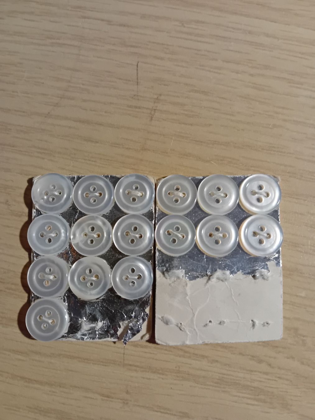 Bottoni: Knöpfe weiss neu 12mm 4 loch – Nuovo (secondo la descrizione) da cham venduto da schnuefi61