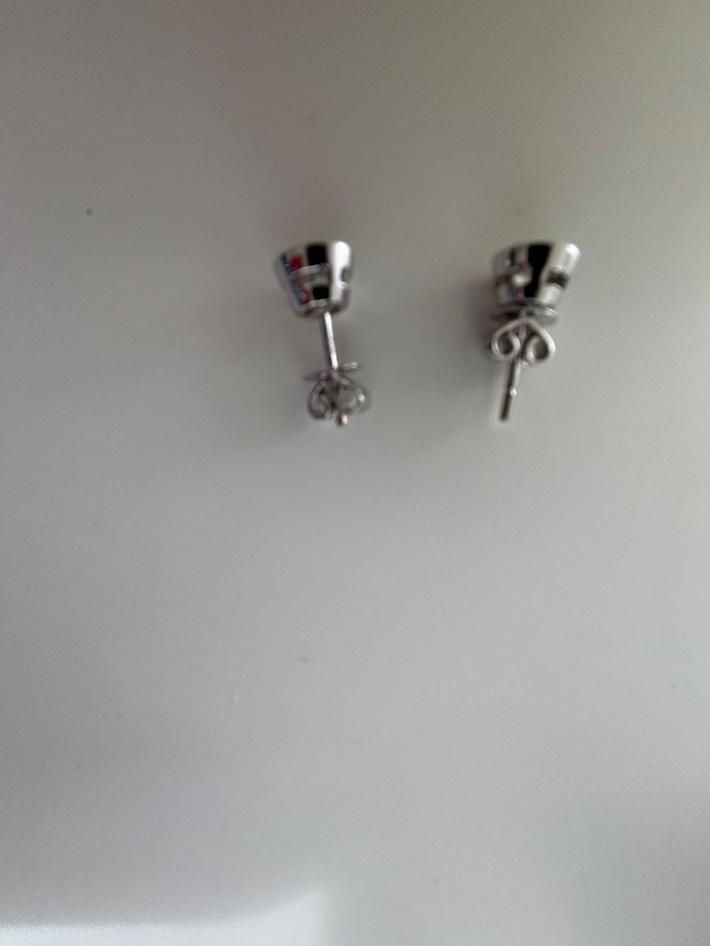 Ohrringe & -stecker: Solitaire Ohrstecker Weissgold – Gebraucht aus Thierachern von Herci 1