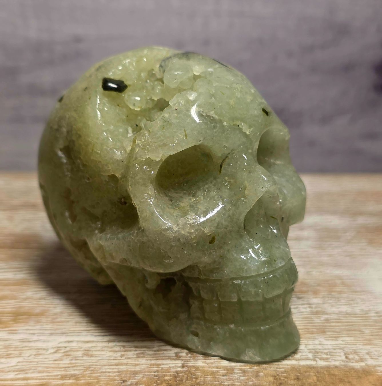 Minerali & Pietre curative: Prehnit Schädel 420g – Nuovo e nell'imballaggio originale da Matzingen venduto da Shay_Crystalz 1