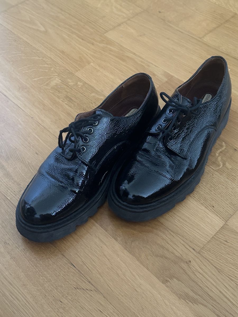 Scarpe da donna: Schöner Halbschuh – Usato da Zug venduto da Solesoni