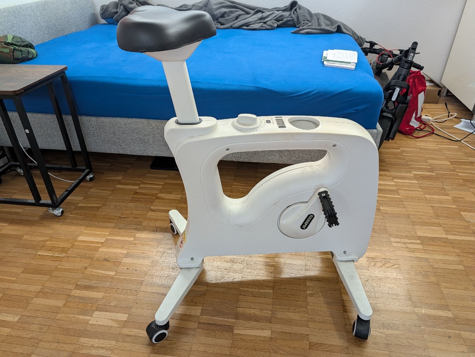 Vélos d'appartement: Flexispot Tischfahrrad – D'occasion à Zürich par lheilig