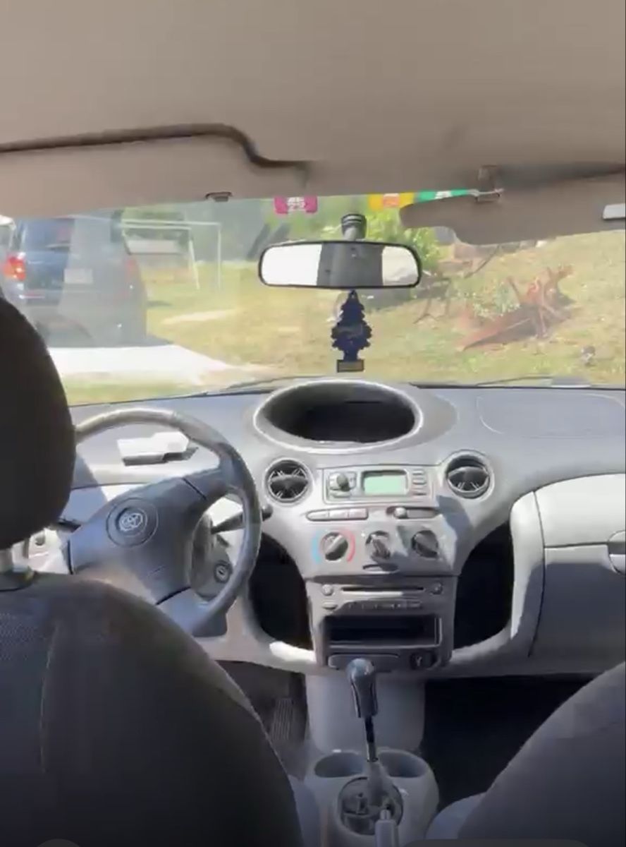 Toyota Autos: Toyota Yaris 1,3  – D'occasion à Monteggio par Corbendallas 3