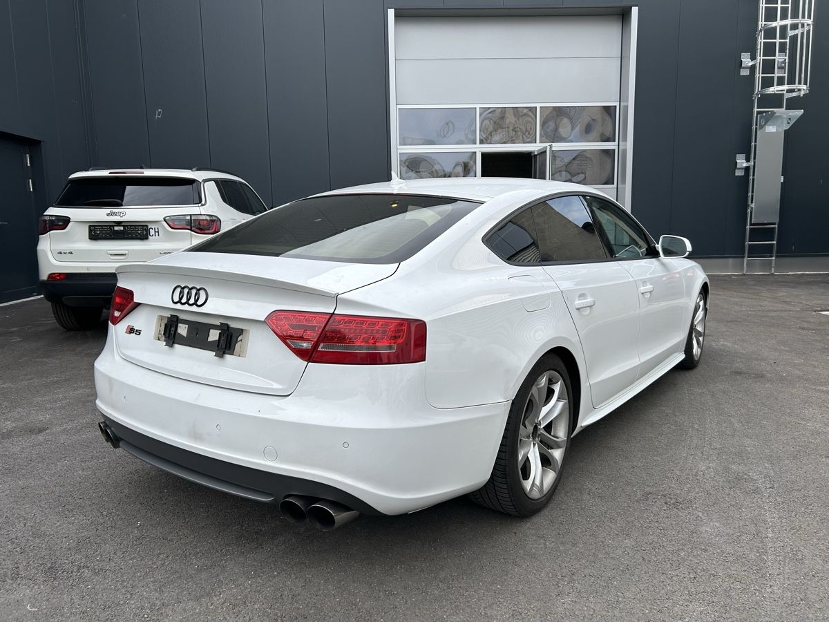Audi Autos: Audi S5 3.0TFSI Limousine Weiss / 2010 – Gebraucht aus Wallbach von SchnellAutomobile 2