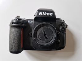 Nikon F100 analoge Spiegelreflexkamera