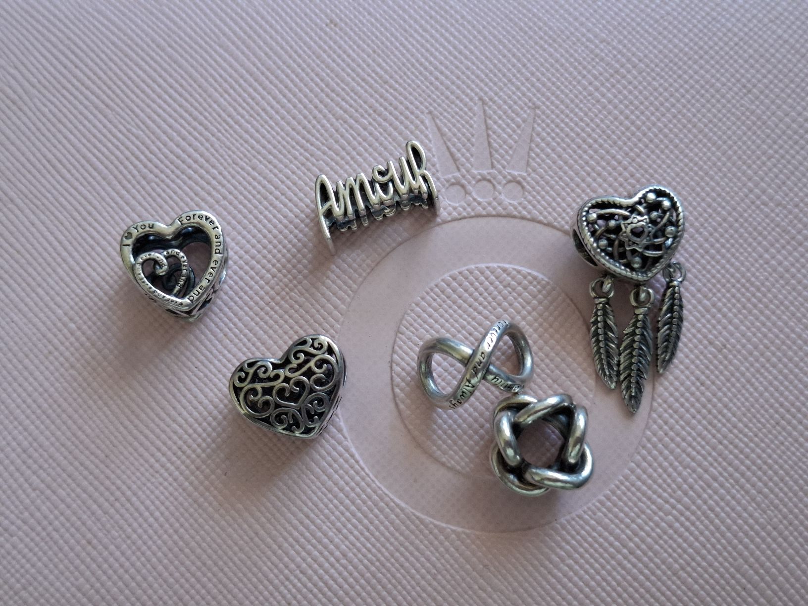 Pandora Ciondoli: lot de 6 charm pandora – Usato da Lausanne venduto da Ptite_Dame