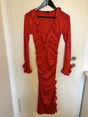 Langes rotes Kleid Zara Grösse S