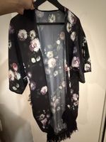 Schwarzer Blumen-Kimono mit Fransen – Floral