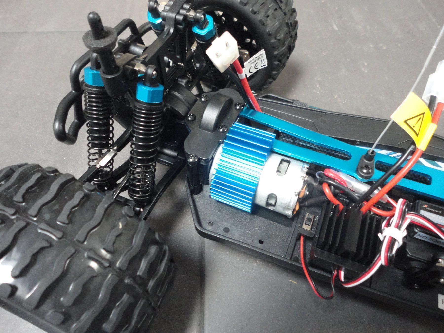 RC Kits de montage: Chameleon Monstertruck 1:10 Neu komplett-Set – Neuf avec emballage d'origine à Horgen par RcModell 5