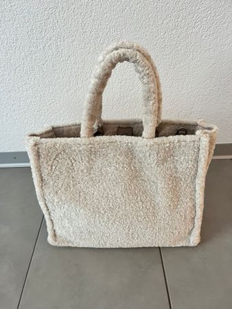 Handtasche