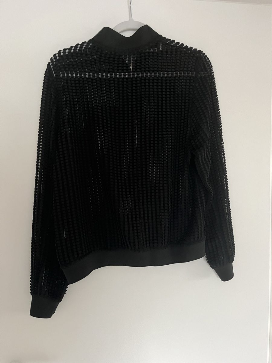 Giacche: Schwarze Bomberjacke mit Lochmuster Grösse M – Nuovo (secondo la descrizione) da Chur venduto da Mity88 2