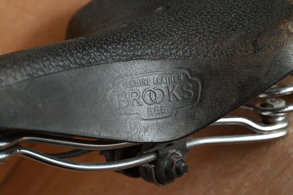 ancienne très Jolie selle de vélo en cuir Original - Marque PERJOHN