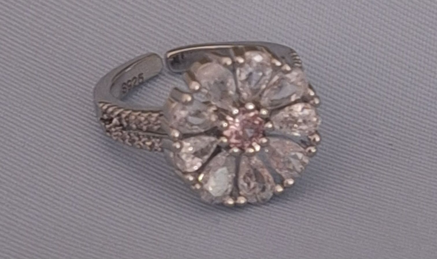 Anelli: Vintage Silberring mit.Rosa Stein – Usato da Kerzers venduto da ExpressoTerreno
