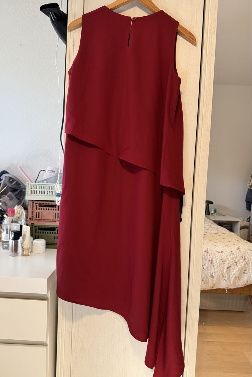 Robes: Asymmetric dress – D'occasion à Kilchberg ZH par ngt_hnw9 3
