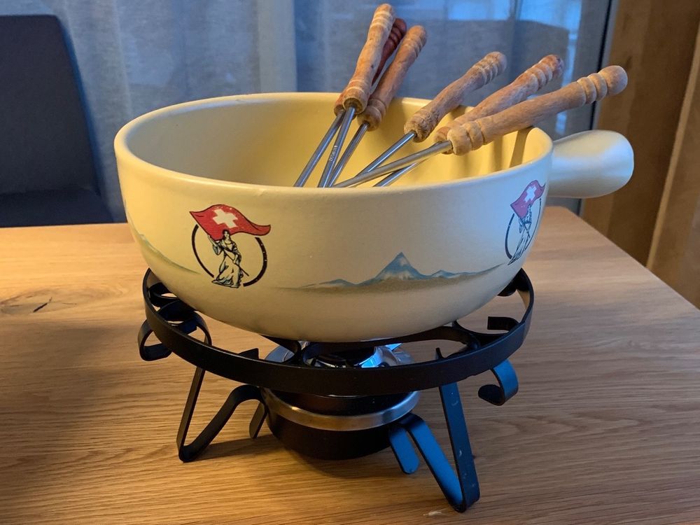 Käsefondue-Set (Gebraucht) in Maienfeld für CHF 4 – mit Lieferung auf ...