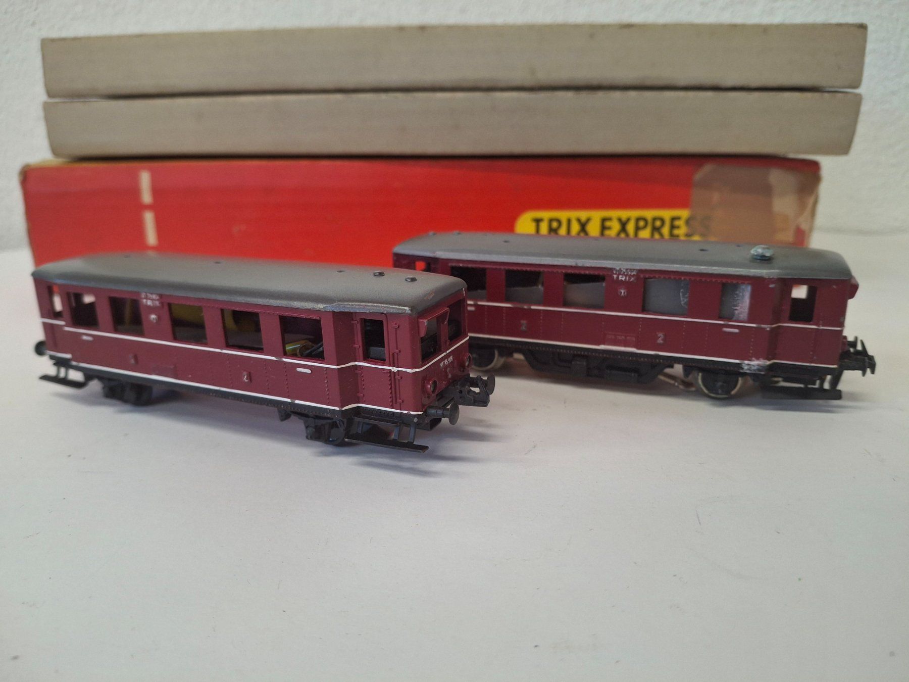 Trix Modellini di ferrovie: Trix Express 2-teilig Dieseltriebwagen – Usato da Reichenburg venduto da AK307 2