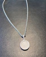 Runder Moissanit-Anhänger mit Kette und GRA-Zertifikat