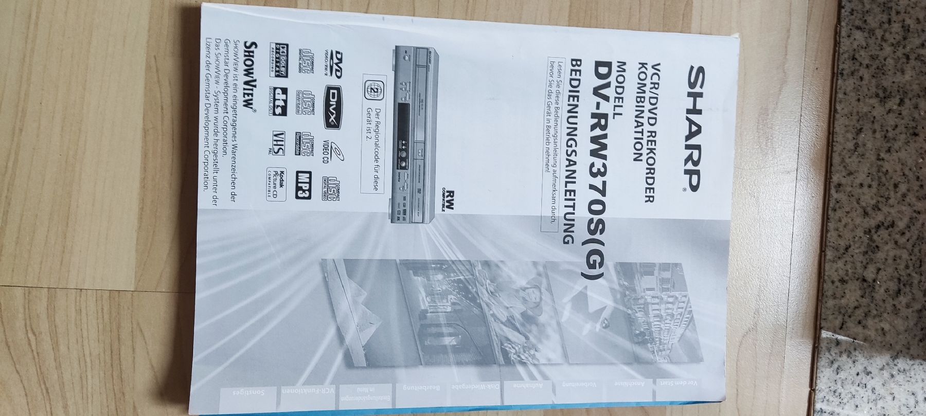 Sharp Aufnahmegeräte: DVD & VHS-Videorecorder DV-RW370 von SHARP – Gebraucht aus Schongau von  8