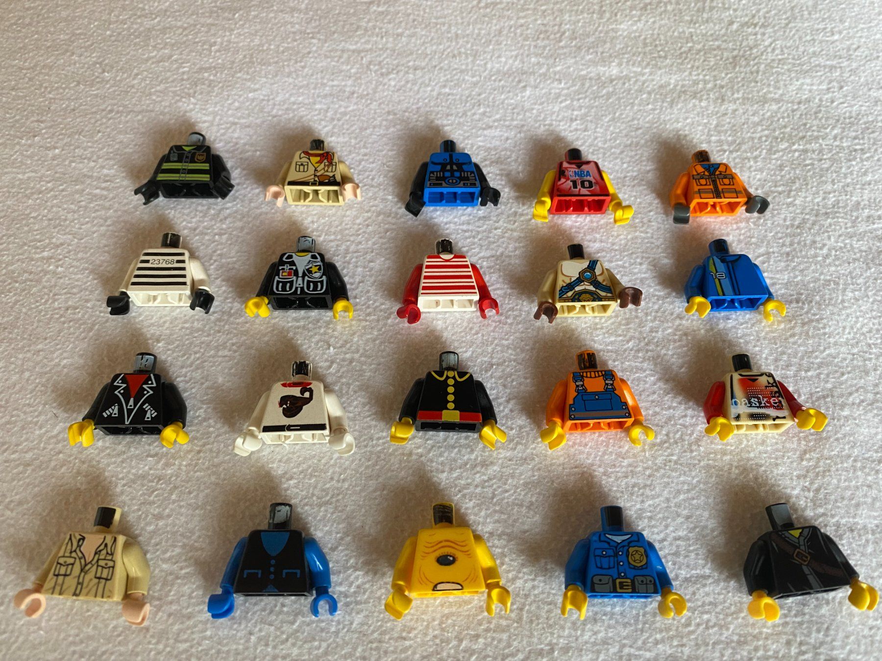 Lego Giocattoli: LEGO - FIGUREN - OBERKÖRPER – Usato da Gelterkinden venduto da ajdt4