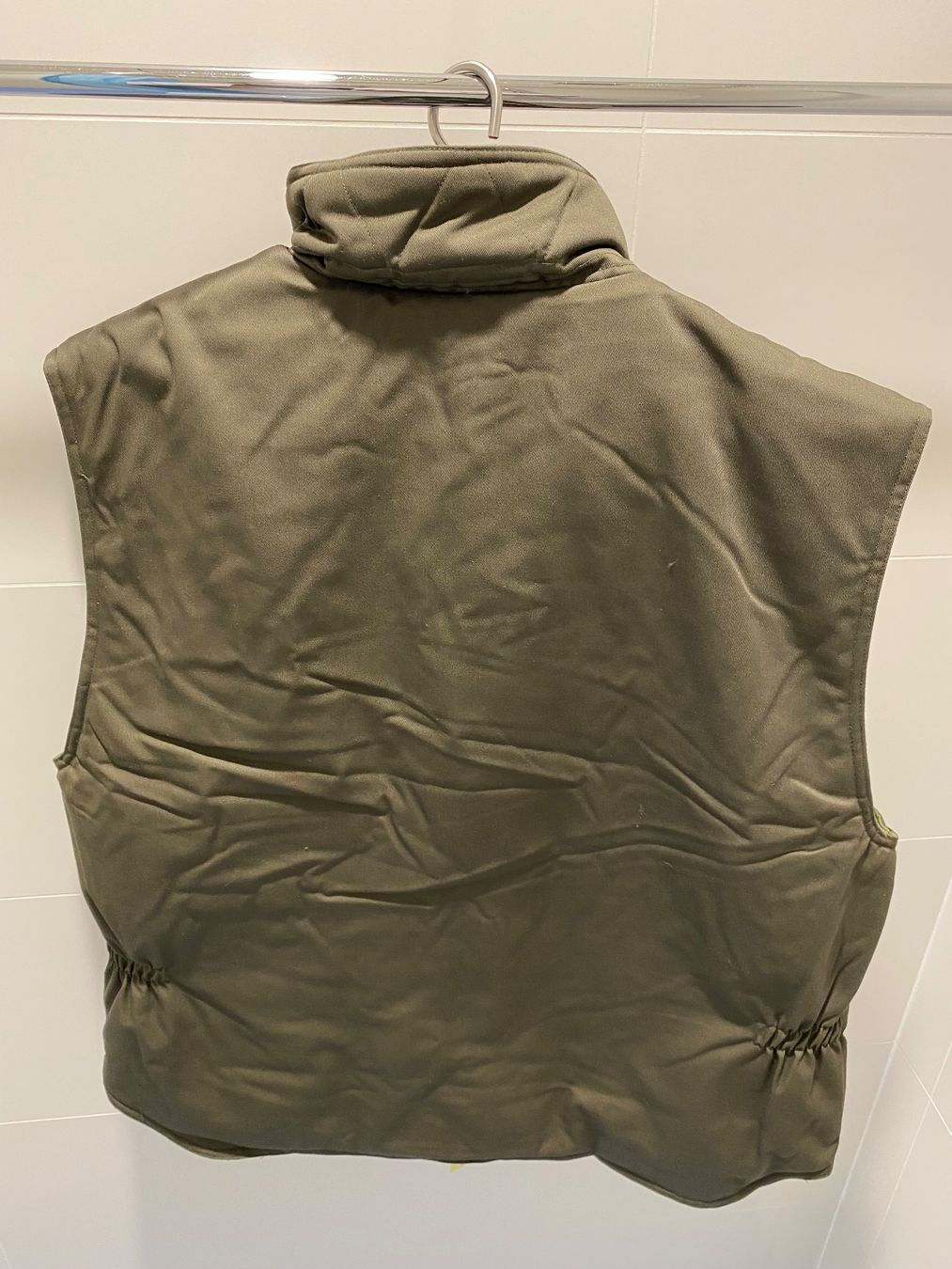 Gilet & Giacche: Gilet matelassé vert olive XL – Nuovo (secondo la descrizione) da Lausanne venduto da stephenfab4 1