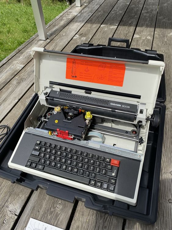 Schreibmaschine Triumph-Adler Gabriele 8008 2