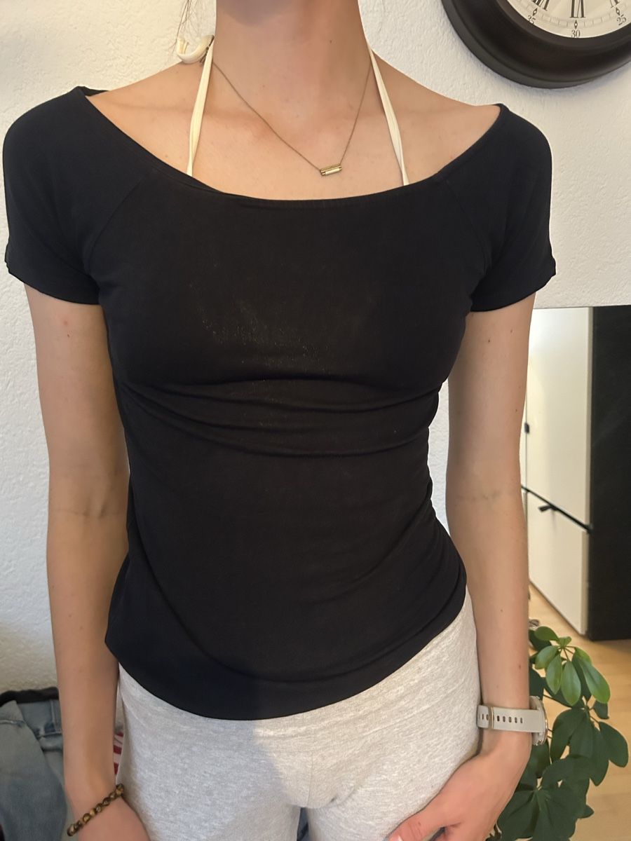 Top: Haut Noir  – Usato da Muntelier venduto da cel_5syj