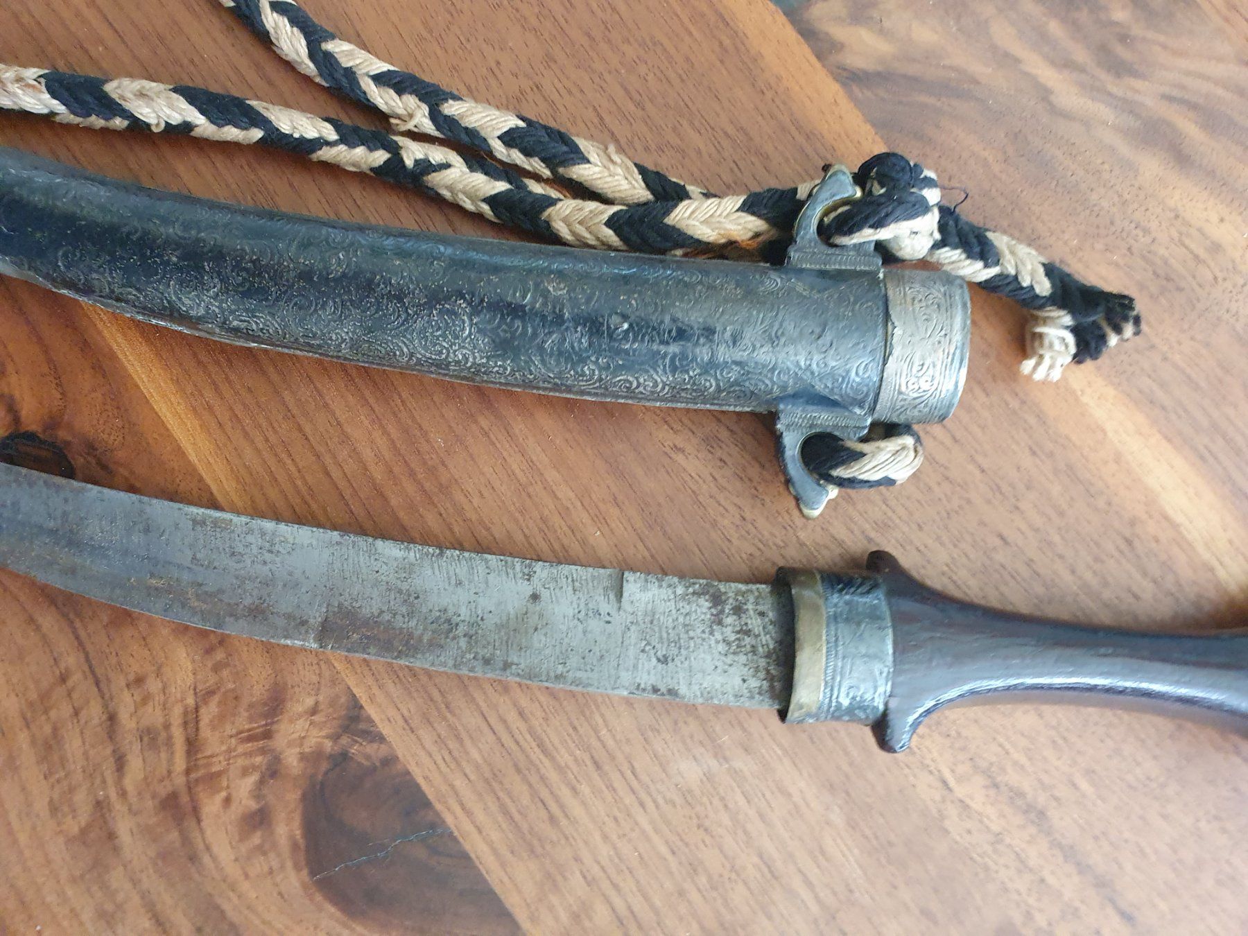 Posate: Antiker Krummdolch Khanjar mit Scheide – Usato da Basel venduto da M2 4