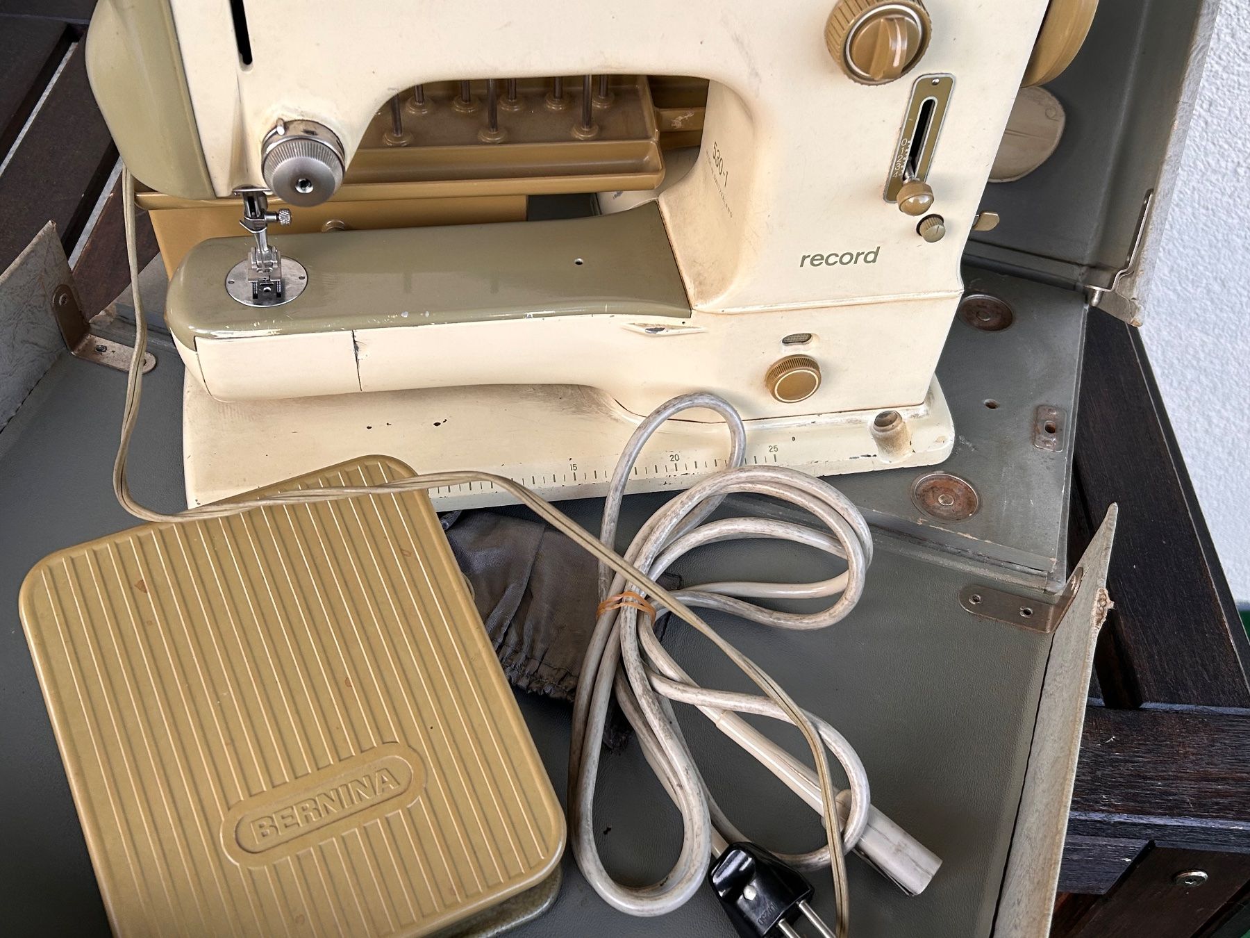 Bernina Macchine da cucire: Bernina Record Typ 530-1 – Usato da Aristau venduto da WalterM06 5