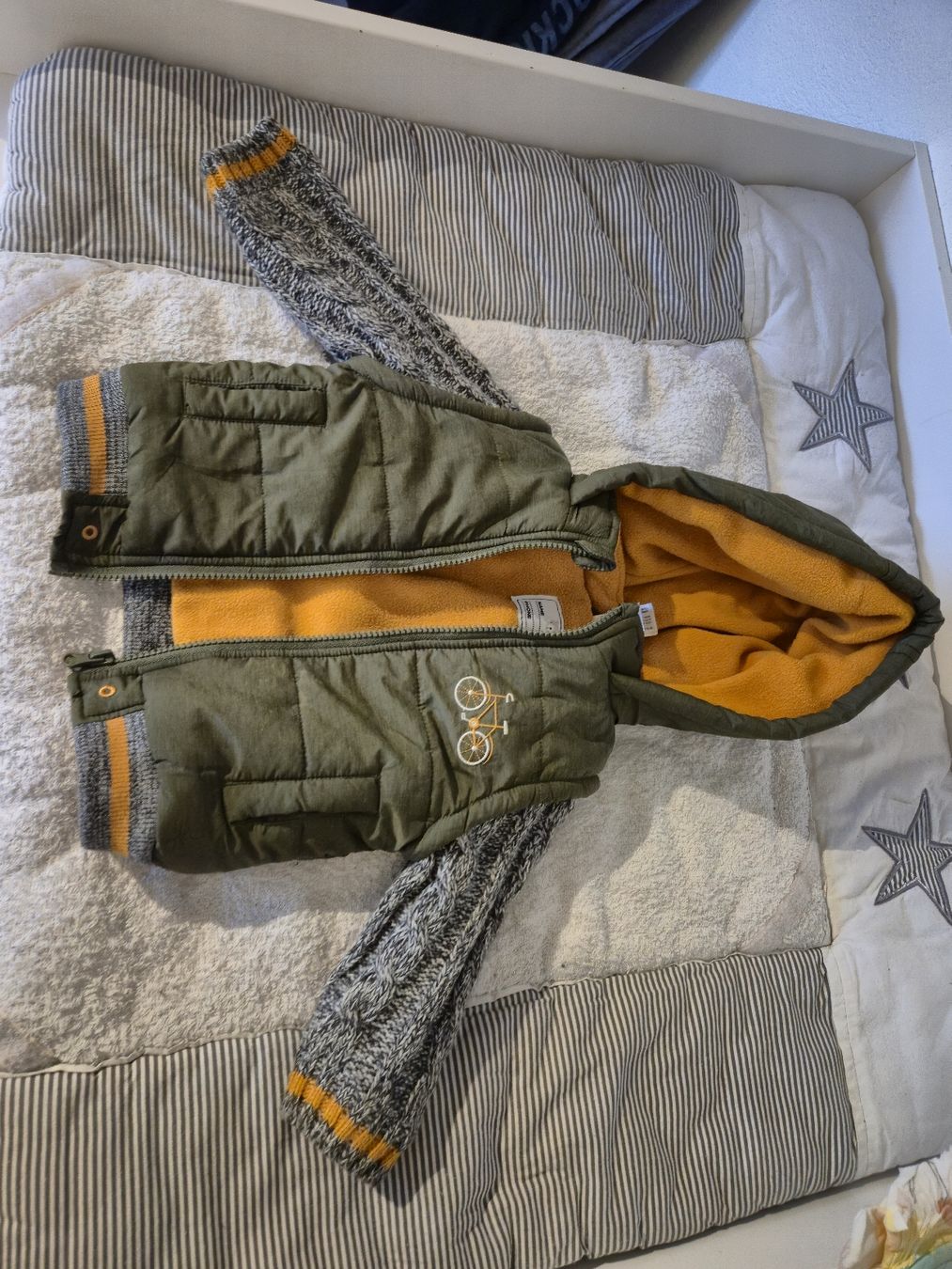 Lotti & Set di vestiti: Kinder Jacke Grösse 80 – Usato da Leuggern venduto da MonaM90