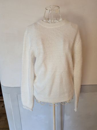 Warmer Pulli weiss mit Rüschen - Grösse L