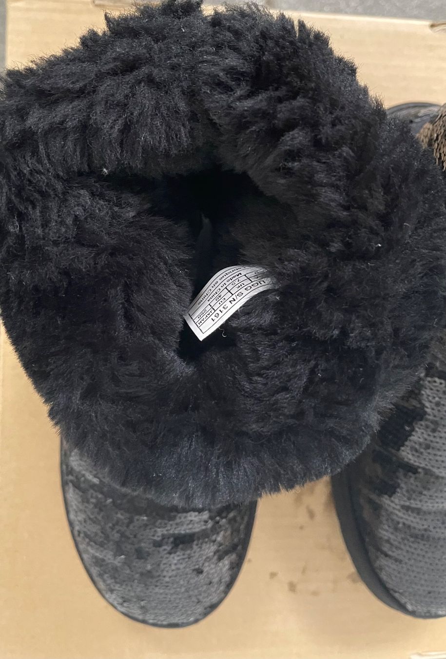 Ugg Damenschuhe: Wintertraum, UGG Classic Sequin Boots Gr.40 – Gebraucht aus Basel von Tashina 6