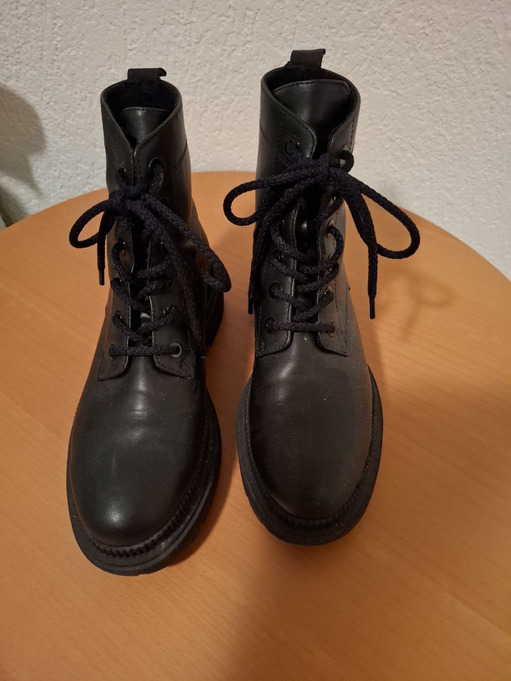 Scarpe da donna: Stiefel Schuhe 38 schwarz – Usato da Münchenbuchsee venduto da Cori1968
