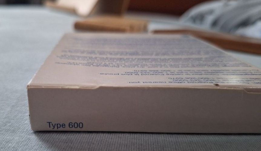 Polaroid Kamera: Polaroid film box – Gebraucht aus Tannay von v1n1p00h 1