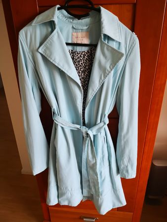 Hellblauer, leichter Trenchcoat von Zara, Gr. S