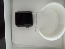 Apple Watch 3 mit original Schachtel