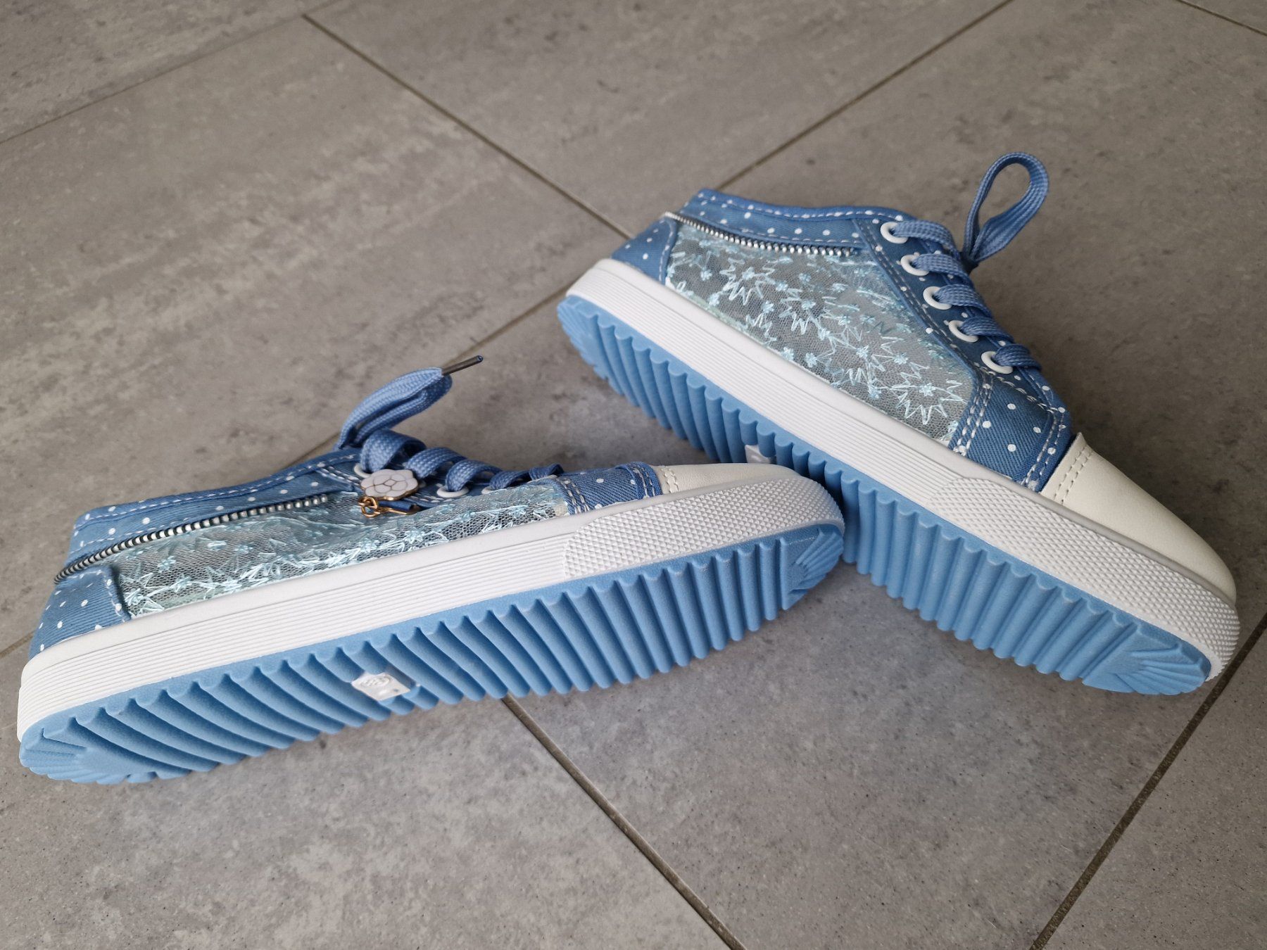 Schuhe für Mädchen: NEU Schöner Mädchen Sneakers Gr. 38 – Neu (gemäss Beschreibung) aus Wilen b. Wollerau von kaefer88 4