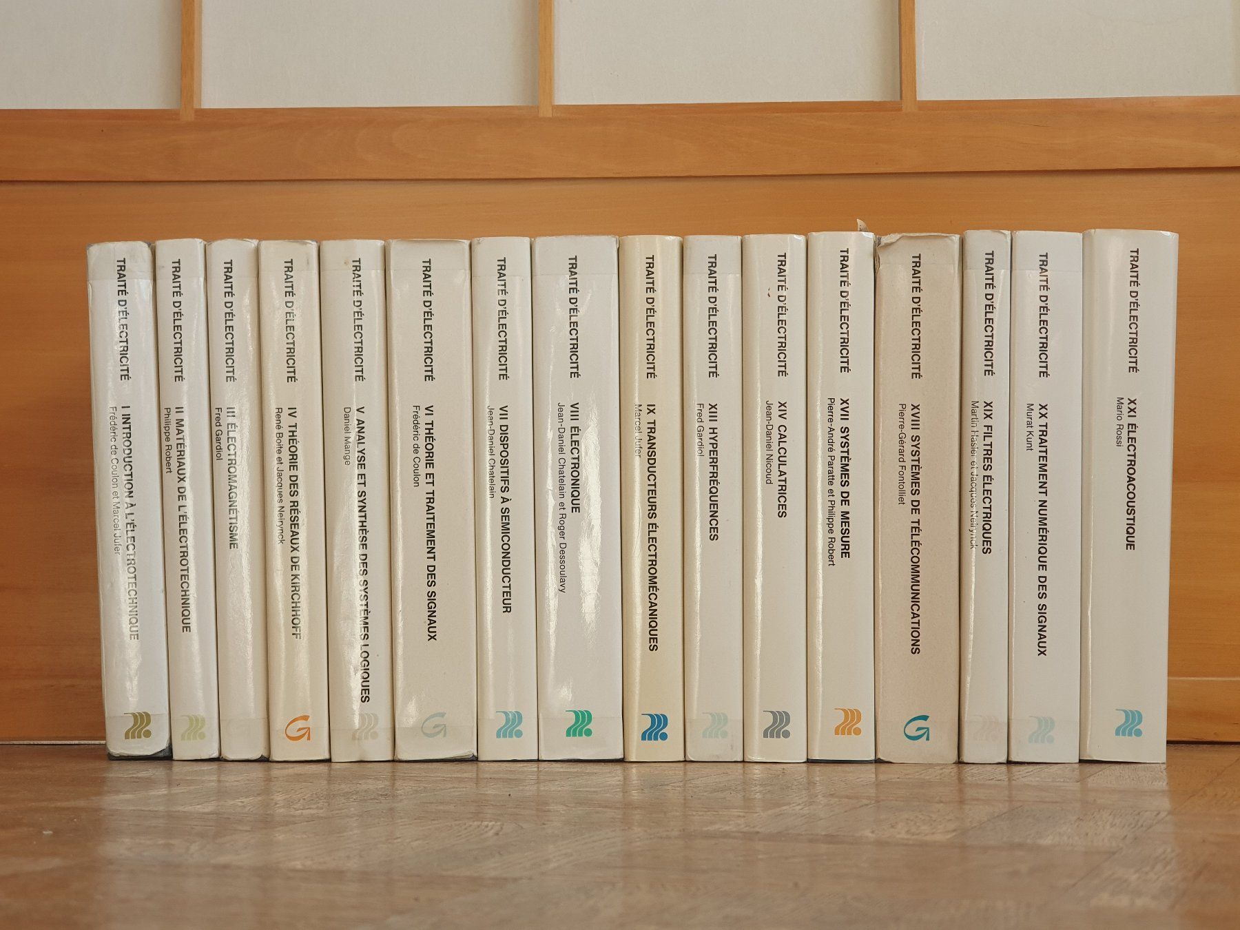 Libri: 16 Traité d'électricité EPFL Presses Polytechniques Romandes – Usato da Marly venduto da G-blitz 1