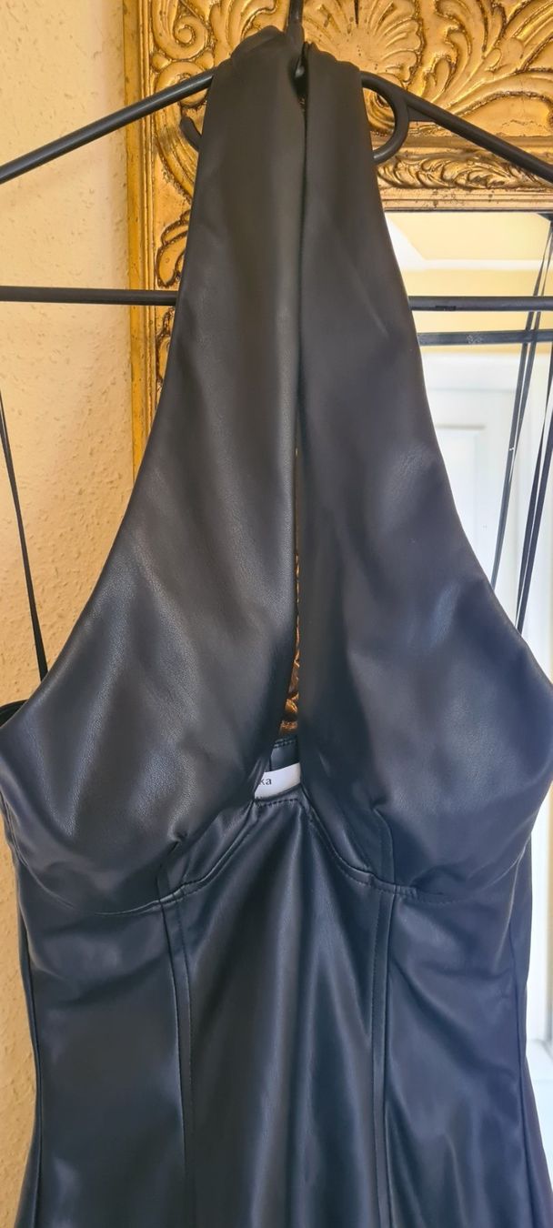Bershka Kleider: Bershka Mini-Kleid Kunstleder – Gebraucht aus Allschwil von Virgo 1