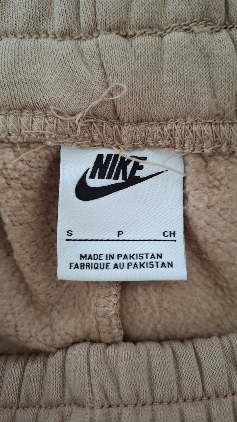 Nike Pantaloni: Nike Jogginghose Gr. S – Nuovo (secondo la descrizione) da Balzers venduto da mackfose 2