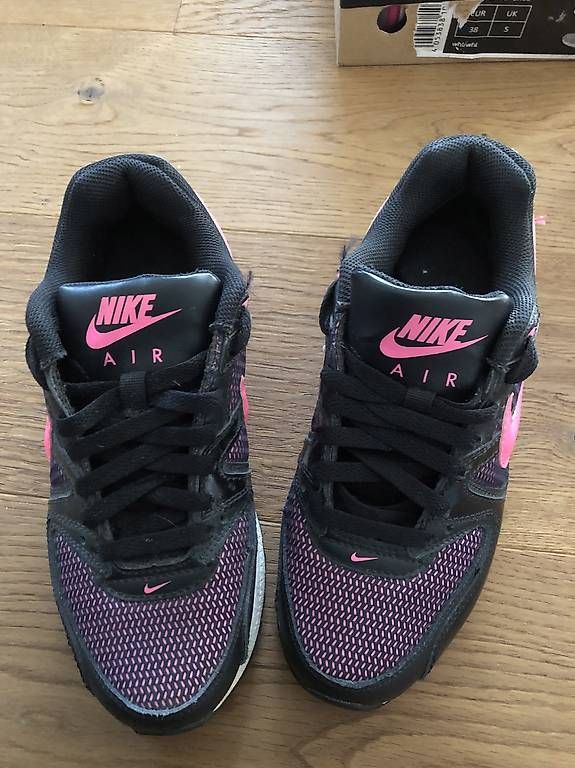Nike Damenschuhe: Nike Air Max Command Grösse 38 schwarz pink – Gebraucht aus Effretikon von mausi212