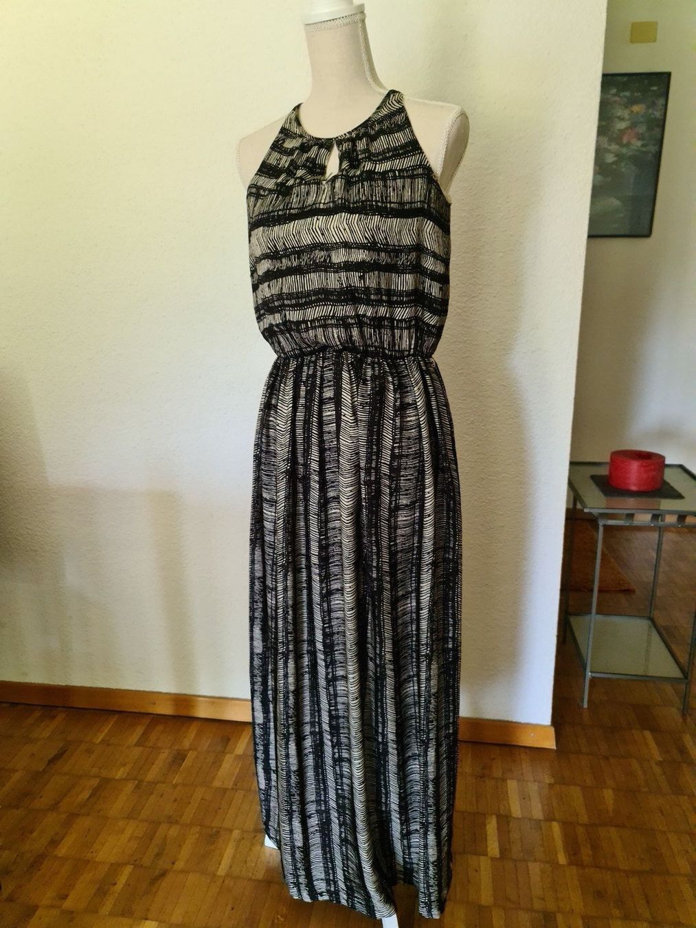 Kleider: Wunderschönes Sommerkleid - Gr. 36 – Gebraucht aus Schneisingen von backstore24