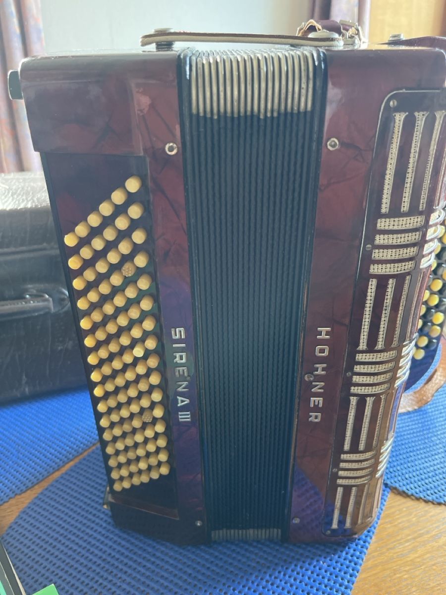 Strumenti musicali: Handorgel Hohner SIRENA 3 – Usato da neuenhof venduto da cocoros 2