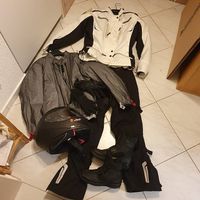 Lederkombi inkl Helm 2x gebraucht Damen Grösse M