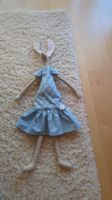 Handgemachte Stoffpuppe mit blauem Sommerkleid, Neu