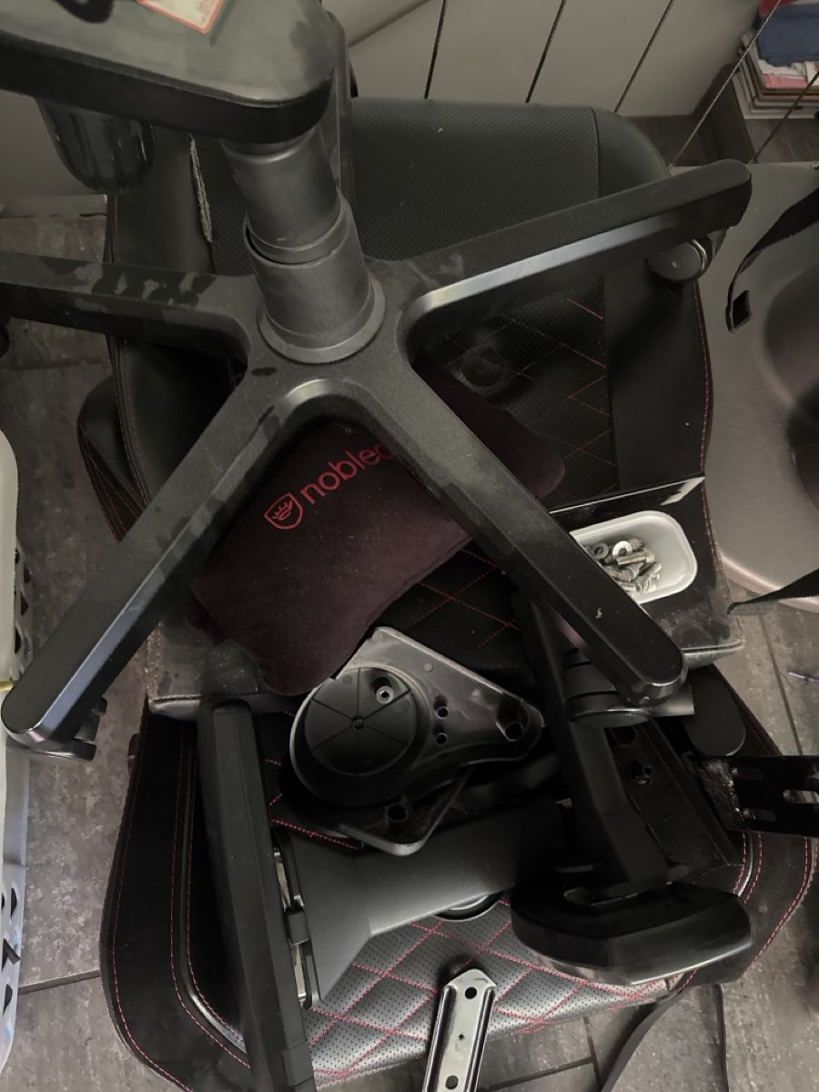 Noblechairs Stühle: Gaming Stuhl gebraucht – Gebraucht aus Wettingen von lau_yq8l 1