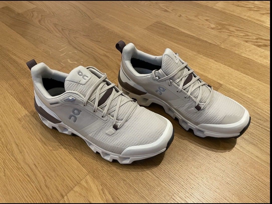 On Scarpe da donna: On Cloudwander Waterproof Damen Gr. 39 Wanderschuhe – Usato da Hettlingen venduto da whatdreamz